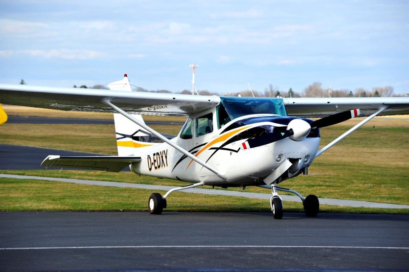 Cessna TR-182RG - CLOSED.